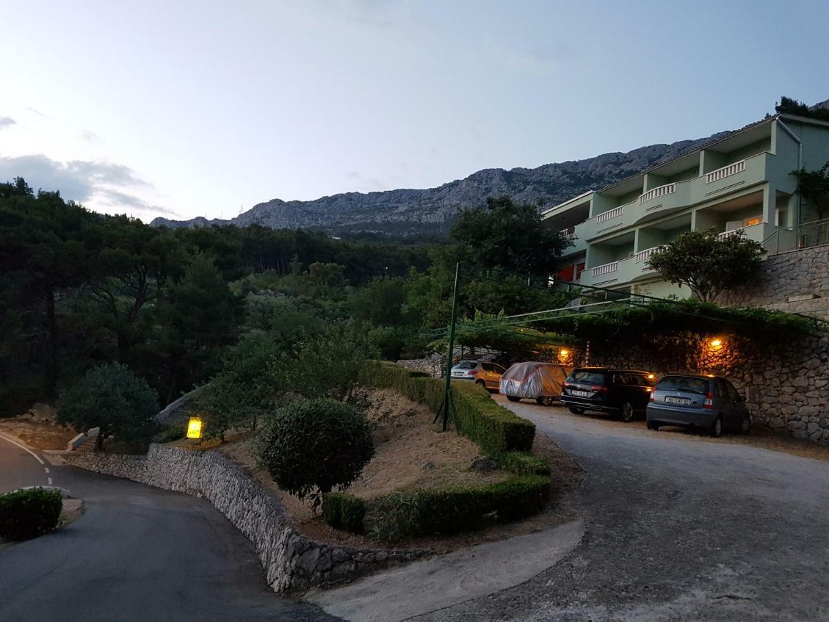 Guesthouse Dominovic Brela Exterior foto